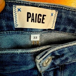 Like new, W/o tags Paige Cindy Straight Leg Jeans, size 33